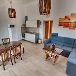 Апартаменты Take A Break Бродарица