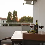 Take A Break Апартаменты Бродарица