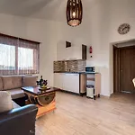 Апартаменты Take A Break Бродарица