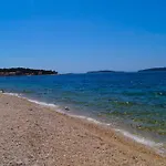 Апартаменты Take A Break Бродарица