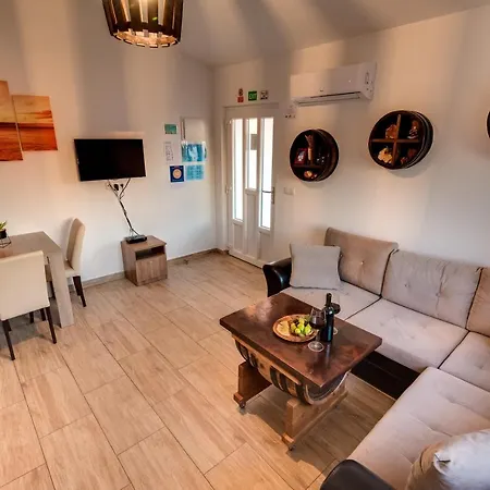 Take A Break Brodarica (Sibenik-Knin)