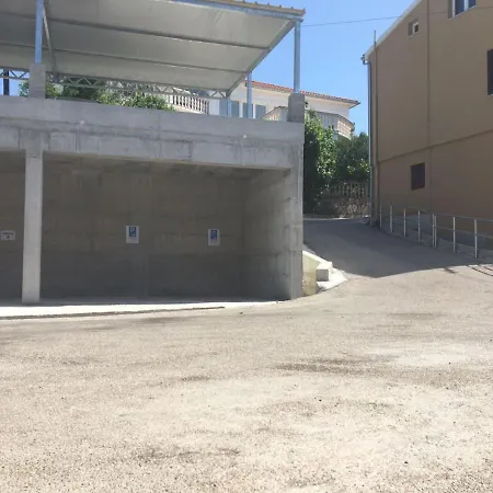 Take A Break * Brodarica (Sibenik-Knin)