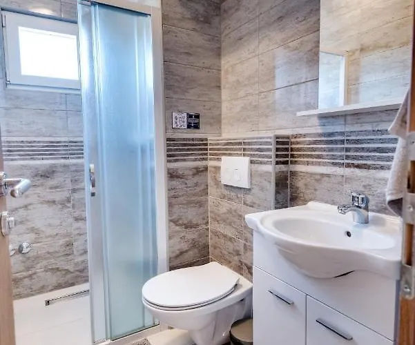 Take A Break Brodarica (Sibenik-Knin)